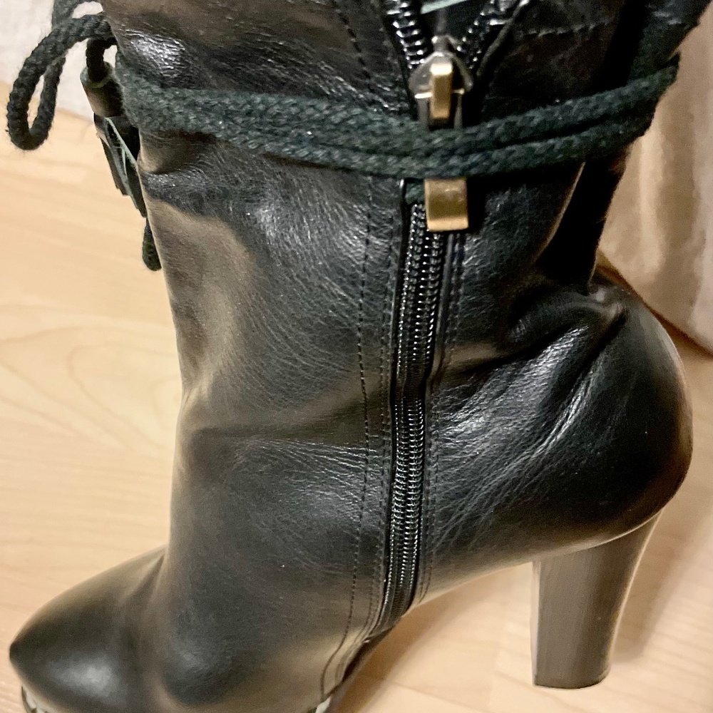 Boots black